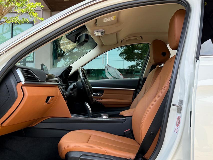 2018 BMW 330e รถมือเดียวออกป้ายแดง รถวิ่งน้อย เข้าศูนย์ทุกระยะ ไม่เคยมีอุบัติเหตุครับ 13