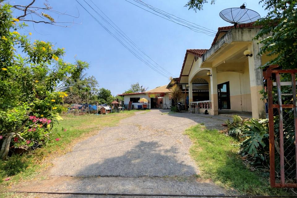 บ้านเดี่ยวอุดร พื้นที่กว้าง บ้านเลื่อม มี 2 หลังติดกัน 6 นอน 3 ห้องน้ำ 9