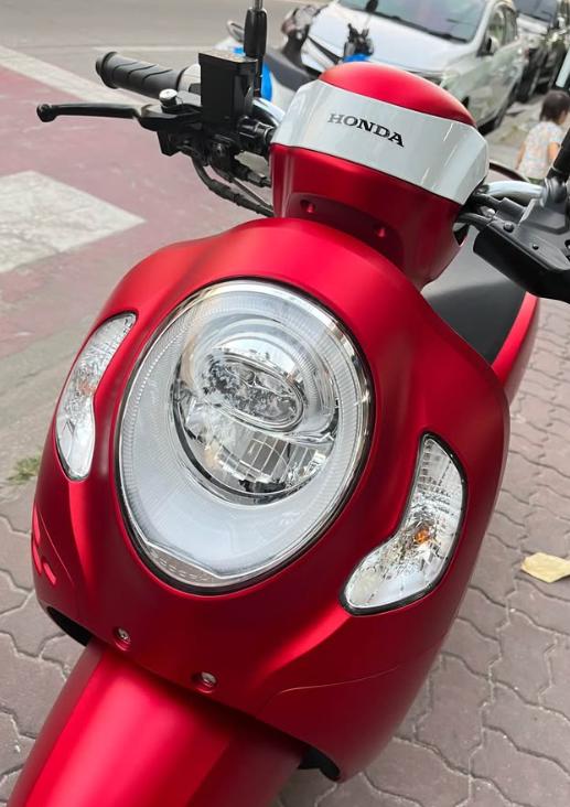 Honda Scoopy i สีแดง 4