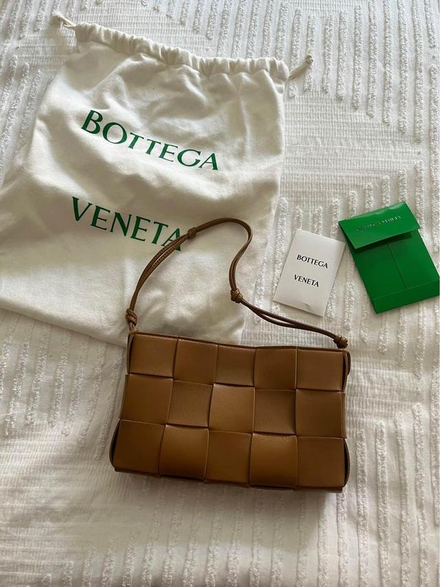 ส่งต่อกระเป๋าสะพายไหล่ Bottega Veneta 2023 Interracio Shoulder 1