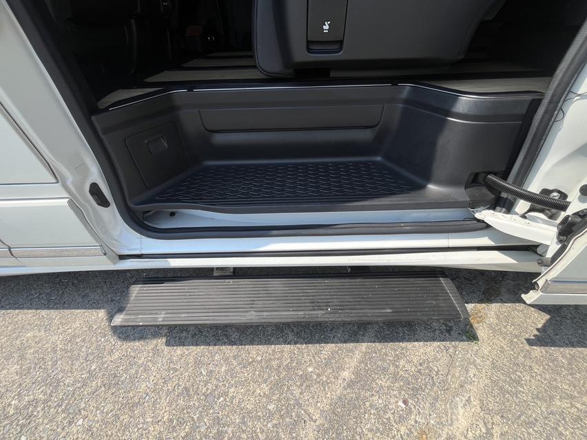 Toyota Majesty 2.8 Premium auto รถสวยตรงปก โทร. 0922639576 เอ๋ รูปที่ 12