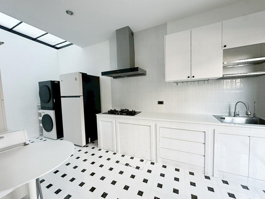 ให้เช่าทาวน์โฮม 4 ชั้น หลังมุม โครงการ พาทิโอ รัชโยธิน บ้านใหม่ อยู่ใจกลางย่านรัชโยธิน เข้า - ออกได้หลายทาง ตกแต่ง Build- In ทั้งหลัง 13