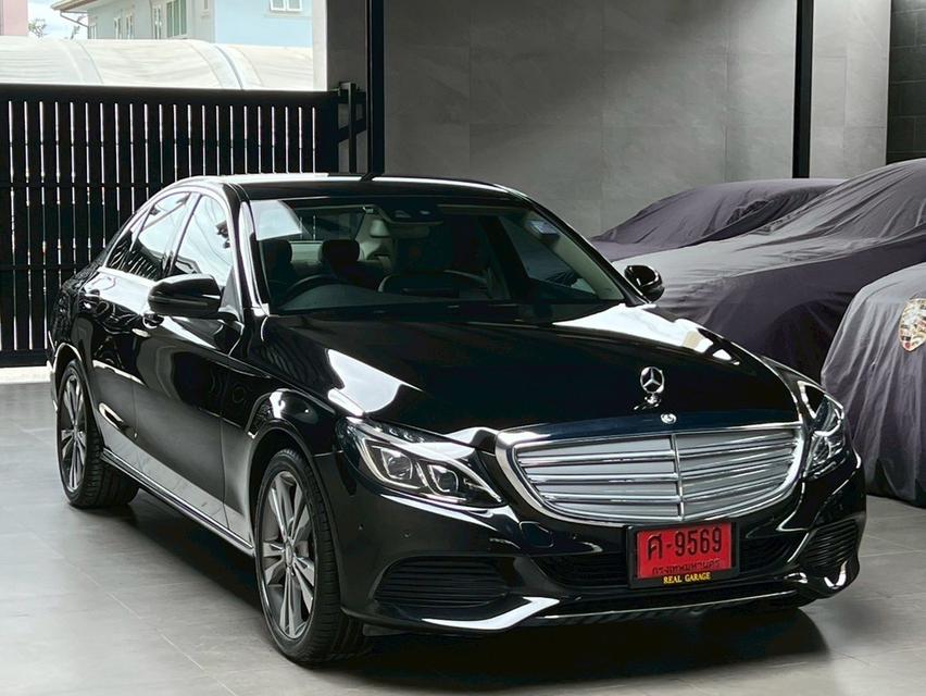 Mercedes-Benz C350e Exclusive Sedan
