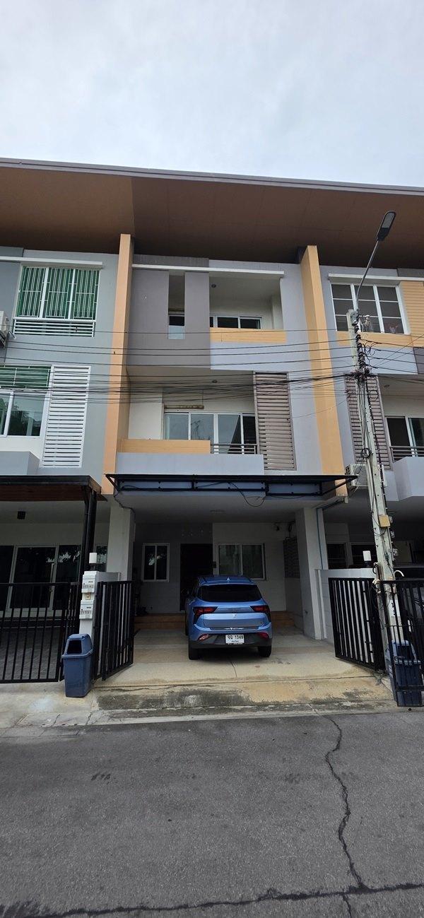 ขายทาวน์โฮม 3 ชั้น ในโครงการ Motown Brio แจ้งวัฒนะ-ประชาชื่น ราคาพิเศษที่สุดในโครงการ! มีเพียงหลังเดียวเท่านั้น โทร 081-5291099 1