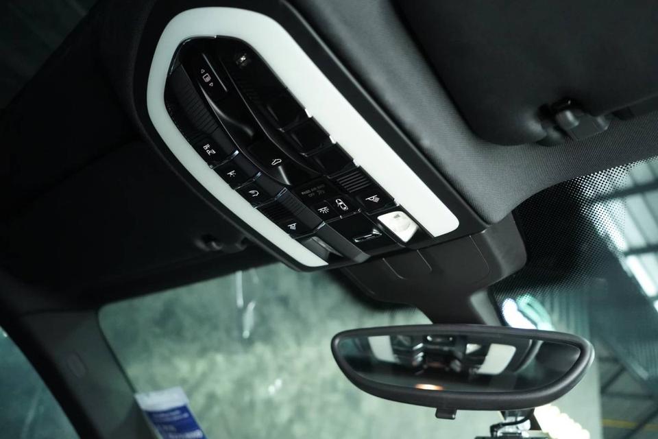 รหัสรถ JRS938 เข้าใหม่สวยจัด กับ Porsche Cayenne Hybrid 2013  8