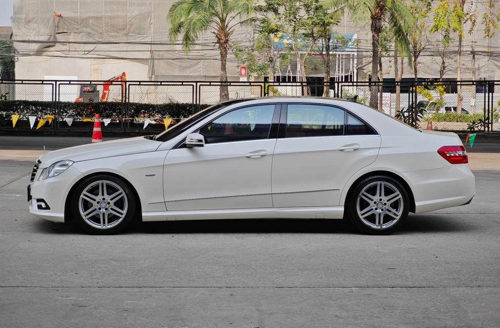 Mercedes Benz E250 CGI Saloon W212 Avantgarde  ปี 2011 4