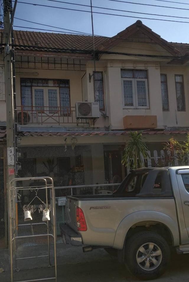 บ้านทาวเฮ้าส์ 2 ชั้น 3 ห้องนอน 2 ห้องน้ำ 3