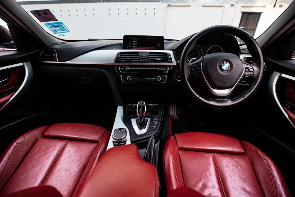 ขาย BMW 320i Sport ปี16 12