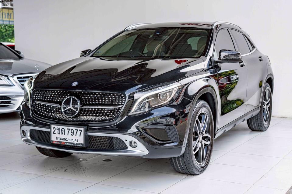 รหัสรถ NP7977 BENZ GLA200 1.6 2017 7