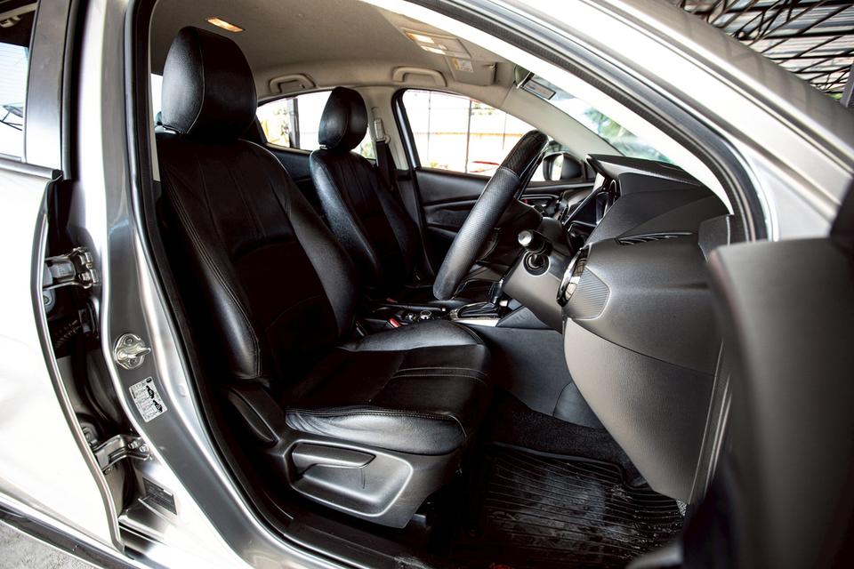 Mazda2 1.3 High Connect Sedan Skyactiv ปี 2018 สีเทา 11
