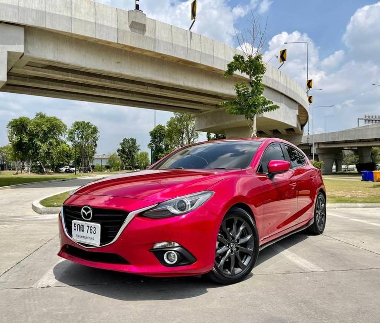 Mazda 3  2.0 S SPORT ปี2016 สีแดง 1