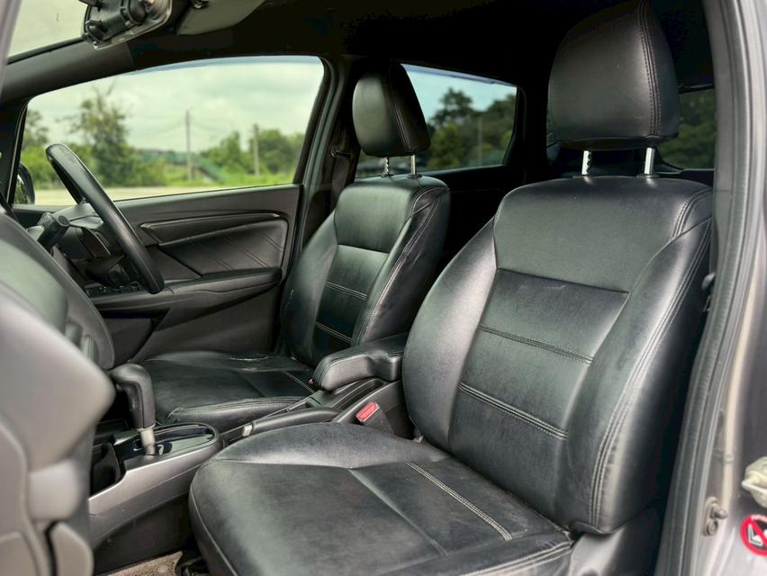 HONDA JAZZ GK 1.5 RS top (MNC) Y2017 สีเทา ออโต้ 12