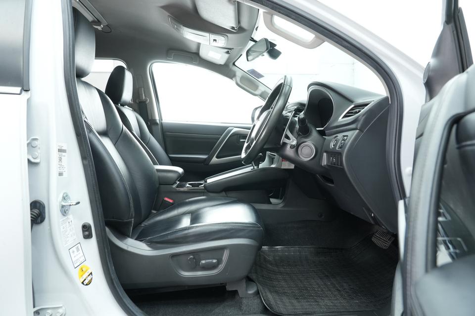 2021 MITSUBISHI PAJERO SPORT 2.4 GT Plus SUV สีขาว เลขไมล์ 106241 กม. 13