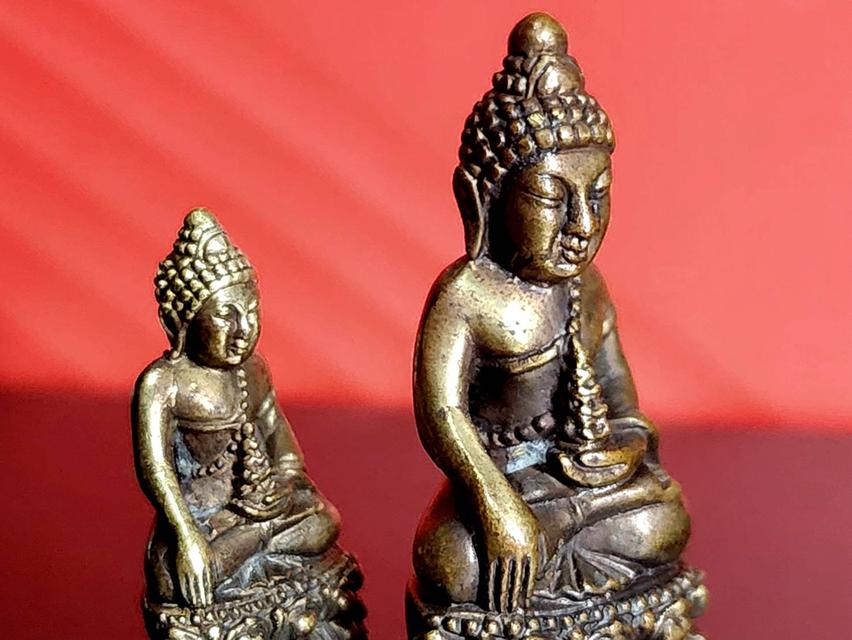 พระกริ่งมังกรทอง เนื้อทองเหลือง หลวงปู่หมุนร่วมปลุกเสก