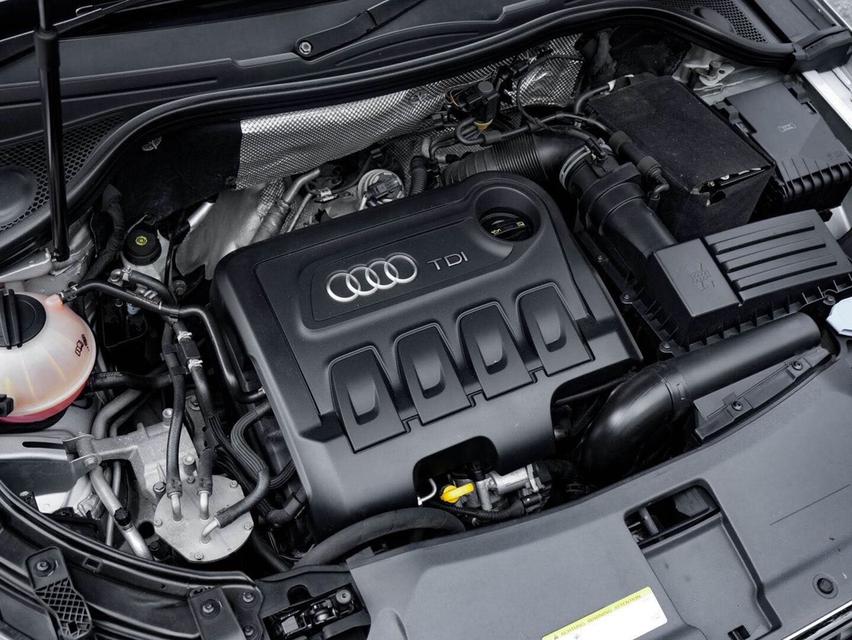 Audi Q3 2.0 Quattro SUV 2014 รถศูนย์ Audi มือเดียวป้ายแดง 18