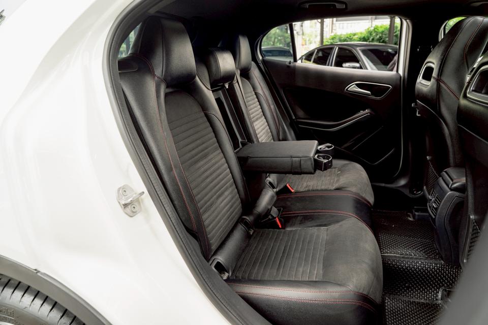 Mercedes-Benz GLA250 AMG Dynamic ปี 2019 6