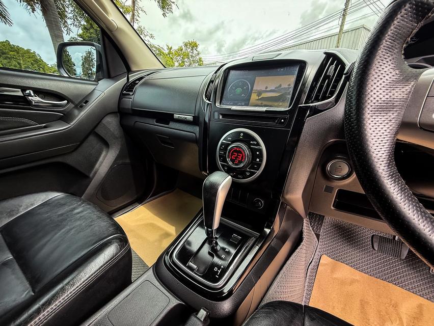 Isuzu MU-X 3.0Navi ปี17 12