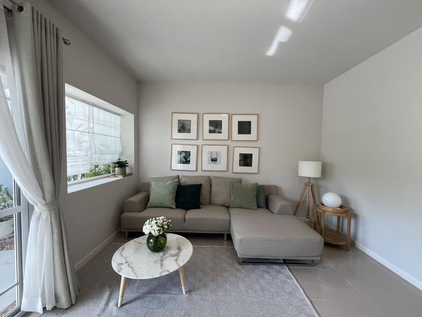 ให้เช่าทาวน์โฮมสองชั้น 2 ห้องนอน 3 ห้องน้ำ 1 ห้องรับแขก 1 ห้องครัว 1 ที่จอดรถ ขนาดที่ดิน 20 ตรว. พื้นที่ใช้สอย 89 ตรม. ให้เช่าราคา 20,000 12