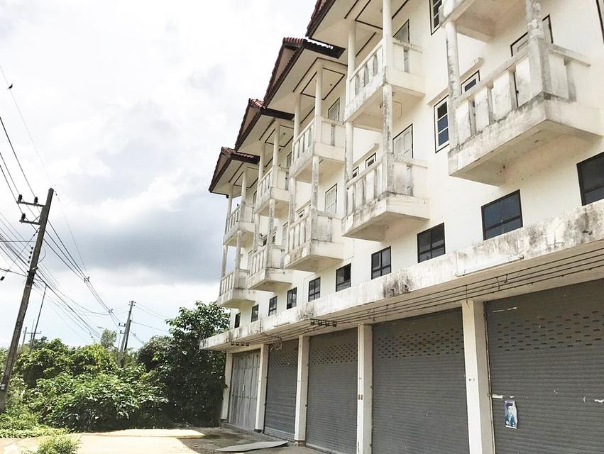 ทาวน์เฮ้าส์เชียงราย 3 ชั้นครึ่ง 2 คูหา ตีทะลุถึงกัน 62 ตร.วา ติดถนนศรีเวียง อำเภอเวียงชัย เชียงราย 1