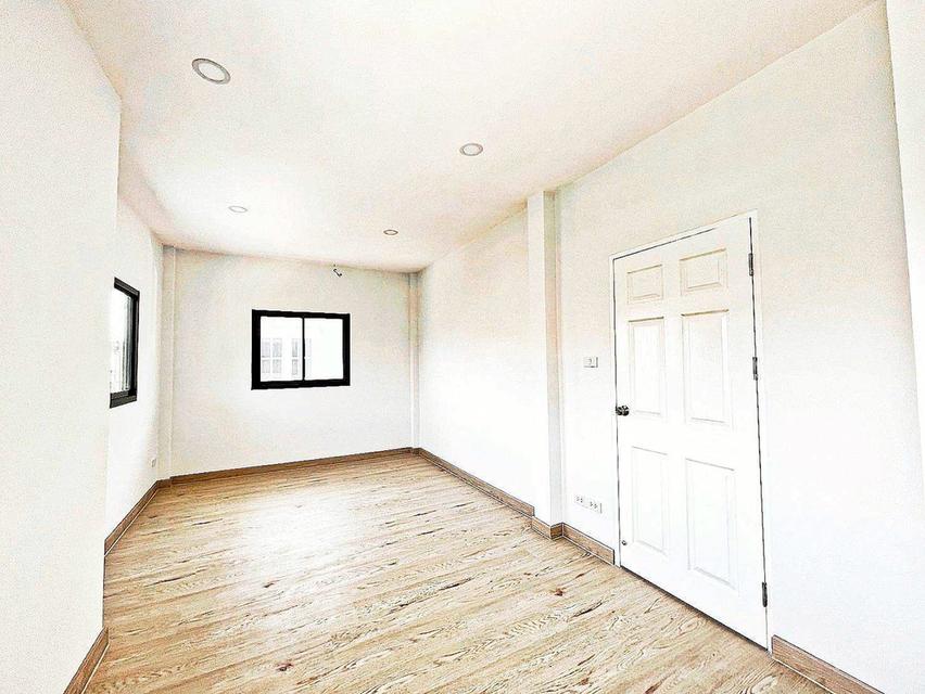 ขายถูกมาก บ้านสวย รีโนเวทใหม่ บุรีรมย์ วงแหวน ปิ่นเกล้า 9