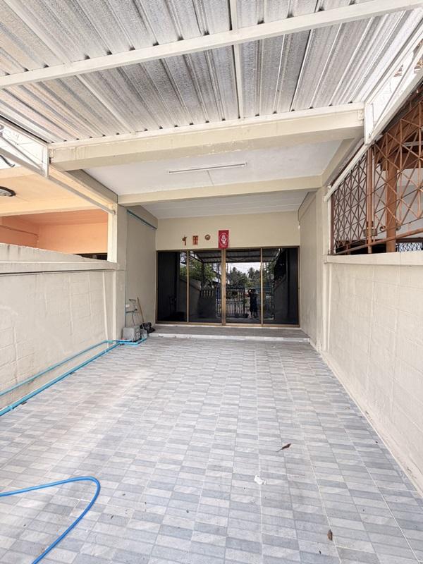 ให้เช่า ทาวเฮ้าส์ 3ชั้น 3ห้องนอน หมู่บ้าน สินทวีแกรนด์วิลเลจน์ รีโนเวท บ้านพร้อมอยู่ บ้านเปล่า โทร 0818218151 3