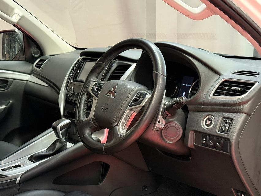 2018 MITSUBISHI PAJERO 2.4 GT PREMIUM รถมือเดียวออกป้ายแดง รถวิ่งน้อย ประวัติศูนย์ครบ ไม่เคยมีอุบัติเหตุครับ 10