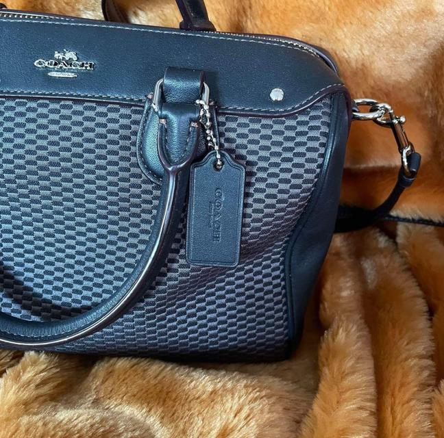 กระเป๋าสะพาย coach มือสอง