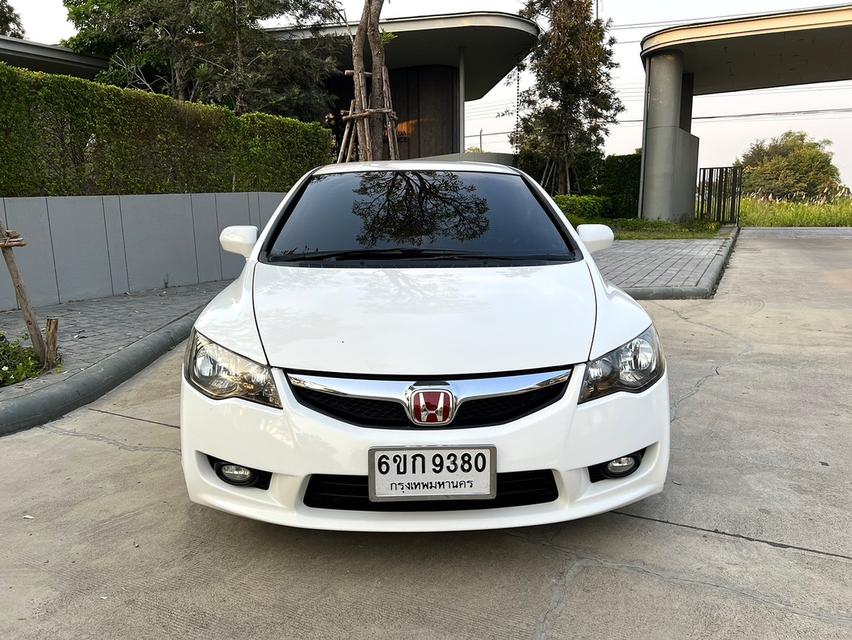 2011 Honda Civic FD ออโต้ สีขาวภายในดำหายาก รถสวยมาก รูปที่ 2