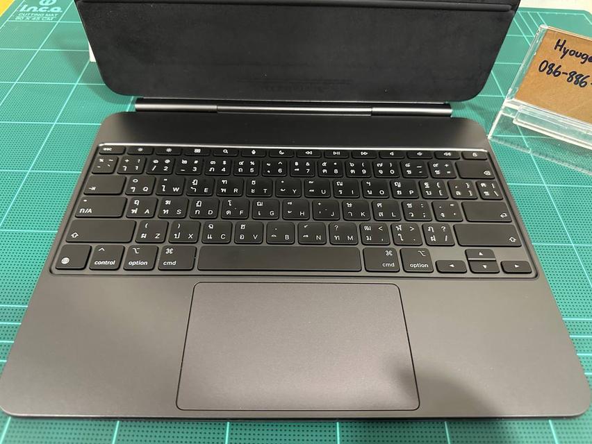 iPad Magic Keyboard (Black - Thai) 13 นิ้ว รุ่น iPad Pro M4 แถม เคสหลัง PITAKA 6
