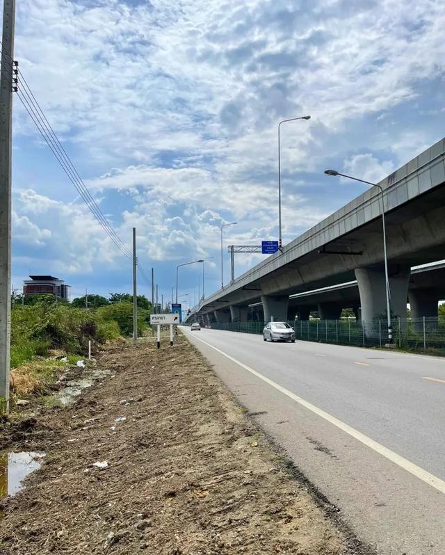 ขายที่ดินทำเลทอง โซนเสาธงหิน อำเภอบางใหญ่ จังหวัดนนทบุรี ทำเลศักยภาพเชื่อมต่อทุกการเดินทาง ใกล้เซ็นทรัลเวสต์เกตเพียง 5 นาที! 6