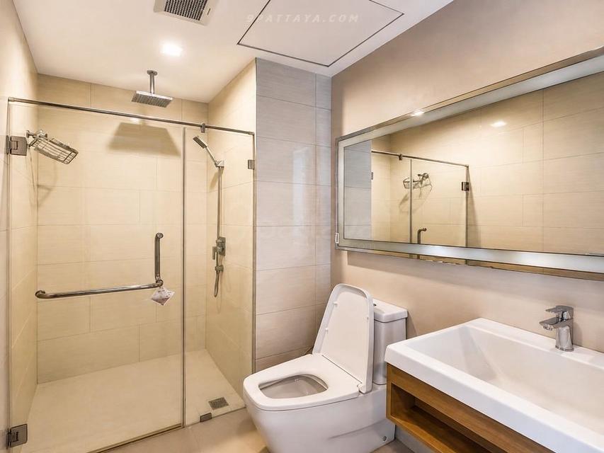 For Rent — Sea View Condo at AERAS Beachfront JomtienSea view condo for rent at AERAS Beachfront Jomtien, located directly by Jomtien Beac. High-floor 10