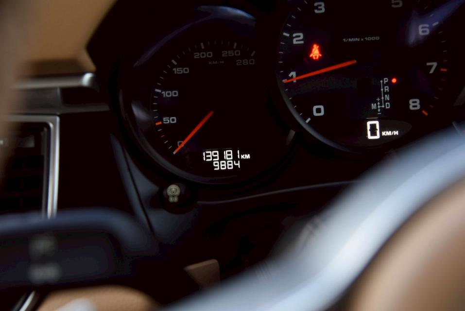 รหัสรถ CBL5899 Porsche Macan 2.0 Turbo AT 2015 16