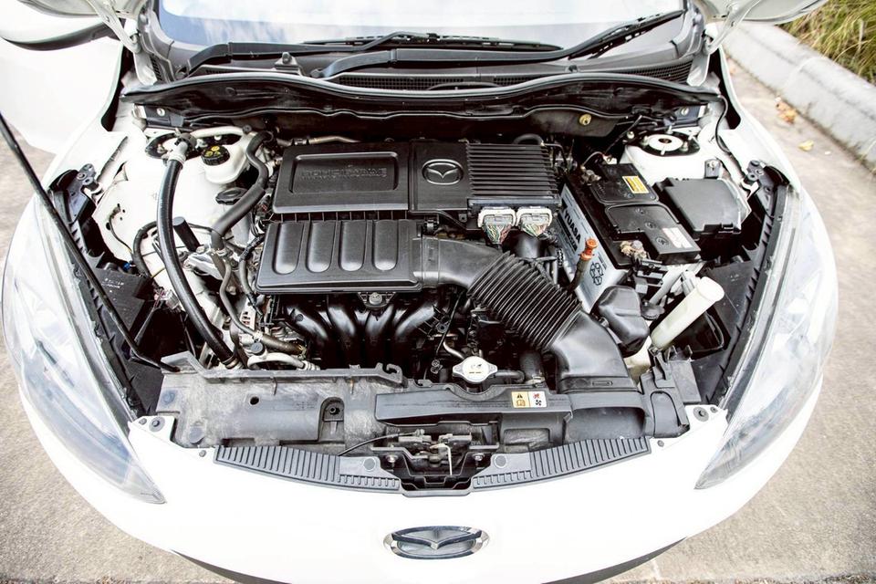 Mazda2 1.5 Groove Sedan ปี 2011 สีขาว เกียร์ออโต้ 17