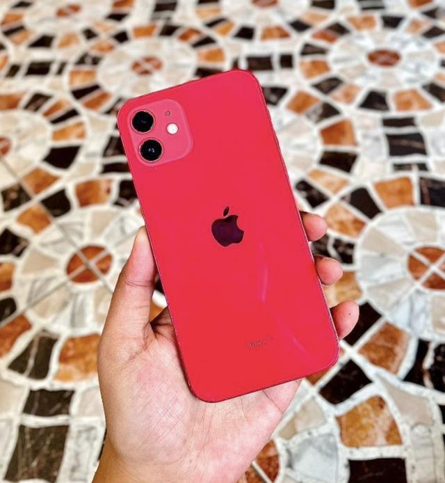 IPhone12 สีแดงสวย 3