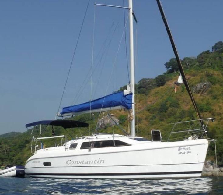 Sailing boat Hunter 280