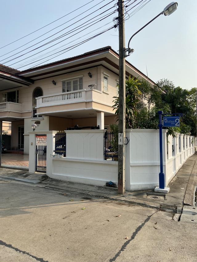 บ้านเดี่ยว มือ 2 ทำเลดี ติดโลตัสศรีนครินทร์ ขายต่ำกว่าราคาตลาด 10.9 ลบ 4