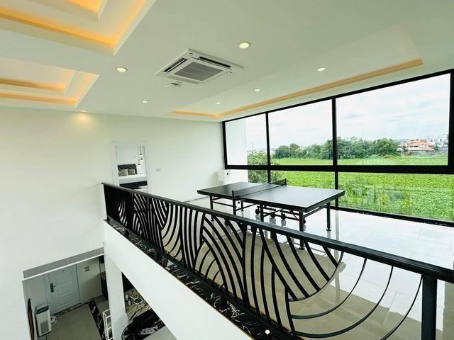 ให้เช่าบ้าน 3.5 ชั้น หลังใหญ่ ย่านดอนเมือง ซอยโกสุมรวมใจ 37 แขวงดอนเมือง เขตดอนเมือง 11