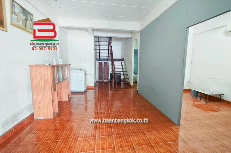 ทาวน์เฮาส์ หมู่บ้าน อยู่เจริญ 4 เนื้อที่ 23.2 ตรว. ถนนลำลูกกา ต.ลาดสวาย อ.ลำลูกกา จ.ปทุมธานี 2