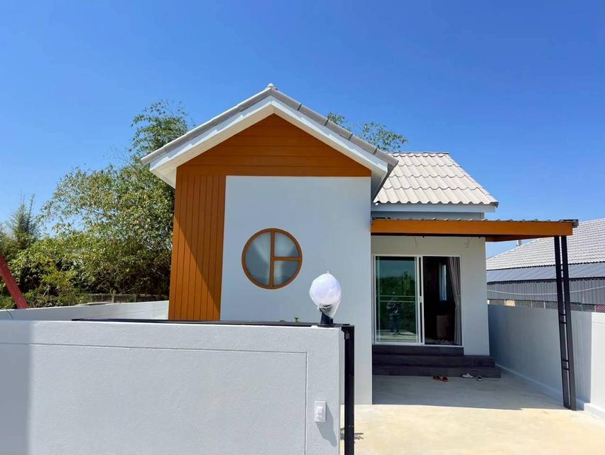 บ้านเดี่ยว 2 ห้องนอน 2 ห้องน้ำ 1 ครัว 1 รับแขก จอดรถ 1 คัน เนื้อที่เริ่มต้น 34 ตารางวา โซนสันผักหวาน อำเภอหางดง ราคาเพียง 1,690,000 บาท 2