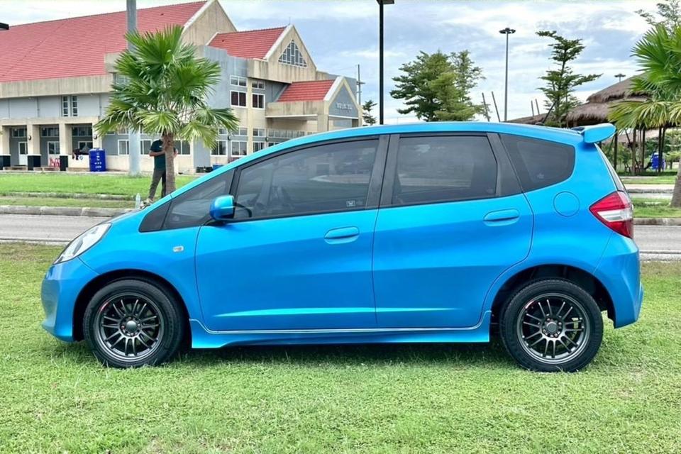 Honda Jazz 1.5V i-VTEC เบนซิน เกียร์ออโต้ ปี2013 10