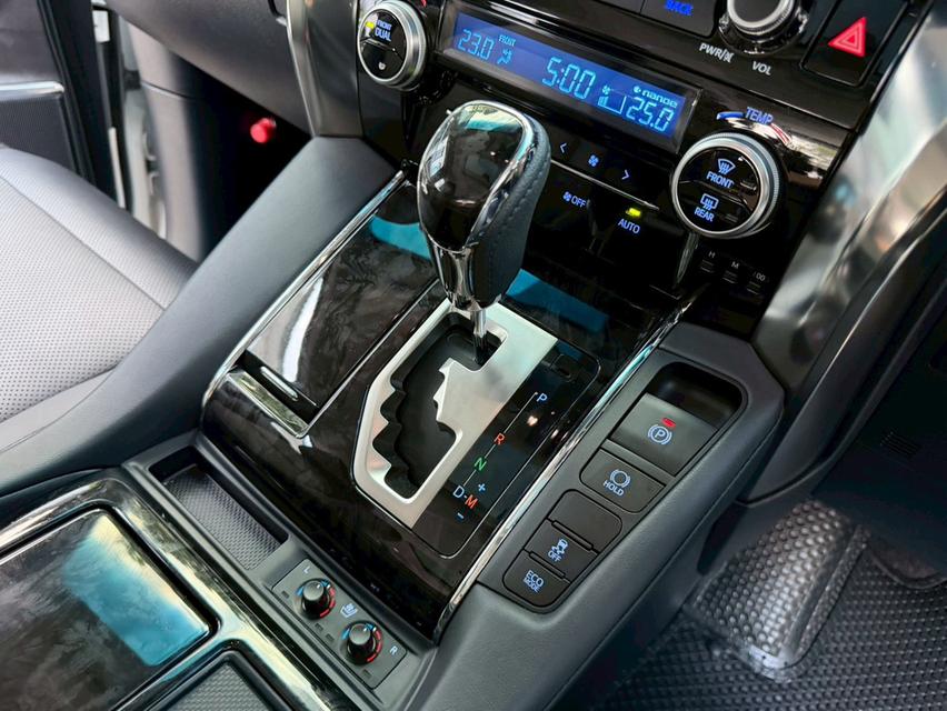 Toyota ALPHARD 2.5 SC PACKAGE ปี 2023 รถมือเดียว สภาพป้ายแดง กลิ่นใหม่ยังอยู่ 17