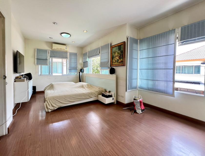 ✨ขายบ้านแฝด 2 ชั้น หลังมุม หมู่บ้านกฤษดา-ลากูน (ปิ่นเกล้า-พระราม5) เข้าออกได้ทั้งถนนกาญนาภิเษก และถนนนครอินทร์ 8