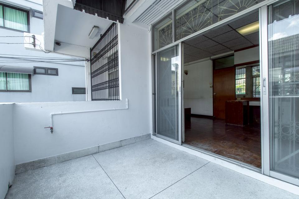 บ้านทาวน์โฮม 3 ชั้นบน “ทำเลที่หาไม่ได้แล้ว” กลางสาทร-เย็นอากาศ-พระราม 4 ซอยศรีบำเพ็ญ 14