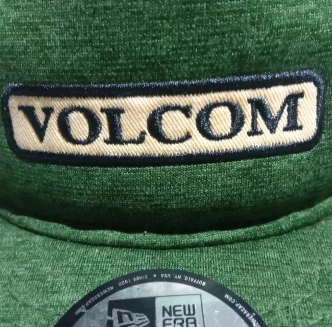หมวก volcom x newera 2