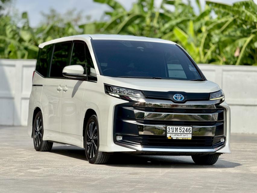 ขาย Toyota Noah 1.8Hybrid SZ ปี22