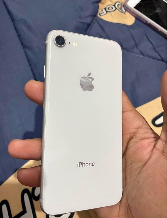 iPhone 8 สี silver 
