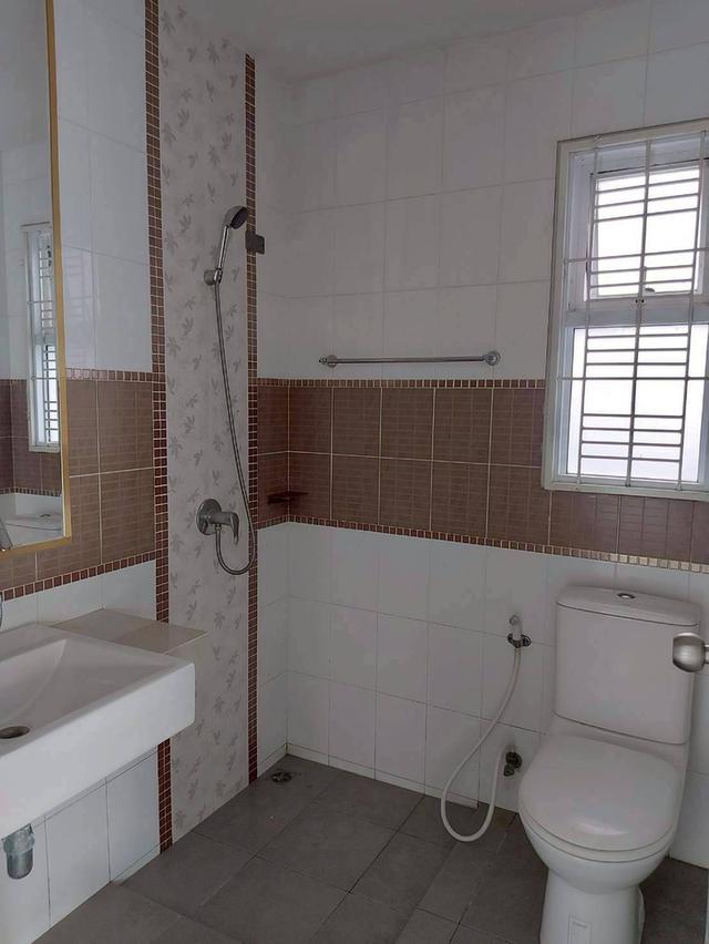 บ้านในหมู่บ้านคันทรีโฮม 7