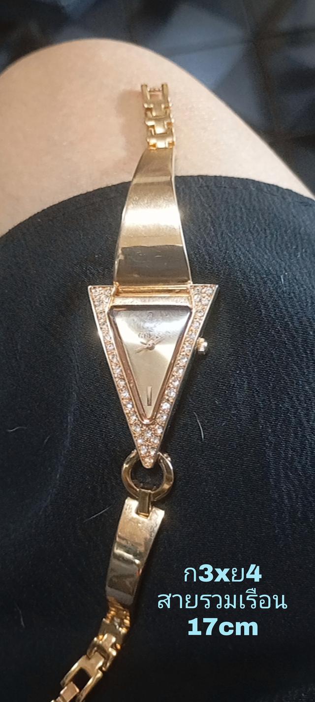 นาฬิกา GUESS ทรงสามเหลี่ยม สีทองล้อมเพชร ดีไซน์หรู Rare Item!
