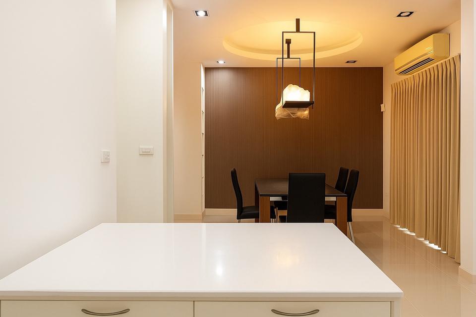 ขายด่วน บ้านเดี่ยวพร้อมเข้าอยู่บนที่ดินแปลงใหญ่ ขาดทุน 17.5 บาท เหลือ 13.9 ล้าน 13