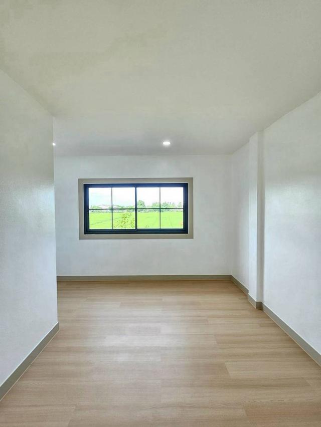 หมู่บ้านพร้อมจิตร บางใหญ่ ทาวน์เฮาส์ 2 ชั้น  ถนนเมน โครงการทำเลค้าขาย หน้าบ้านเป็นสวนสาธารณะ ด้านหลังติดทุ่งนารับลมเย็นๆ 14